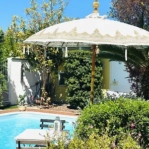 La Casa (Adults Only) Bed & Breakfast