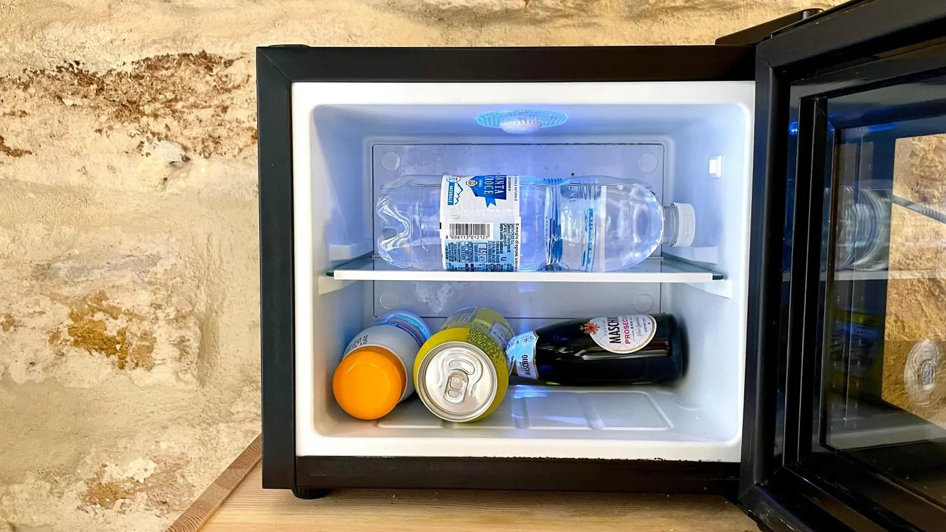 Casa Vacanze A Un Passo Dal Volo Bari 0*,  Italia